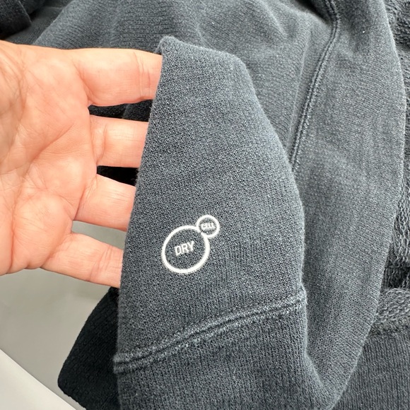 Puma woman’s sweat shirt size Med - Picture 7 of 7